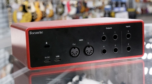 Focusrite - SCARLETT4I4MK4 3